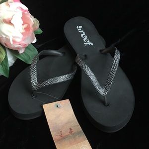 NWT Reef “Stargazer Sassy” Black Flip Flops - Sz 6